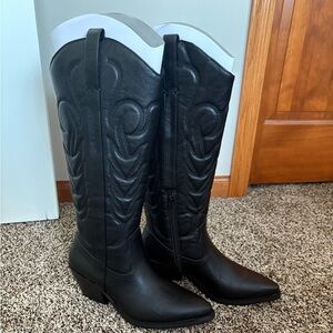 Coconuts by Matisse Black Cowboy Boots